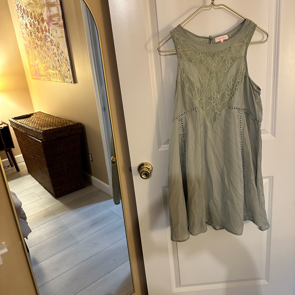 Elegant Green Sleeveless Dress